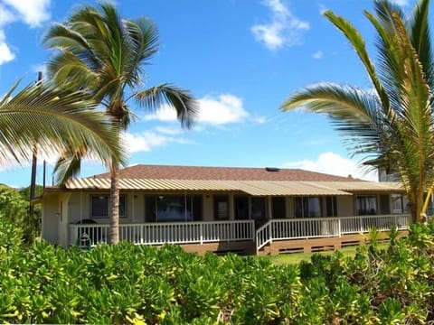 Beach Front "Hale Lokahi"