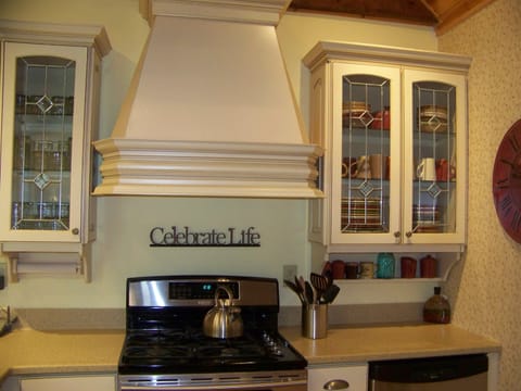 .Fully stocked kitchen