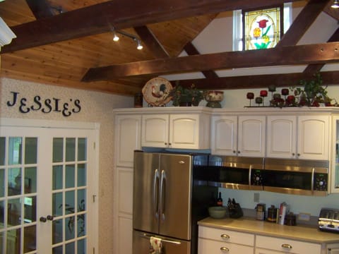 Gourmet fully equipped kitchen