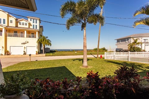 Front patio view of the gulf!