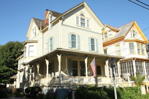 Kings Landing House on Quiet Street in the heart of Cape May