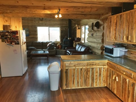 Open kitchen, opens to the family/sitting room