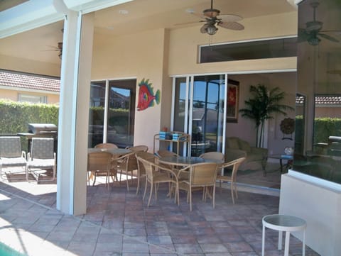 Outdoor Seating for 10