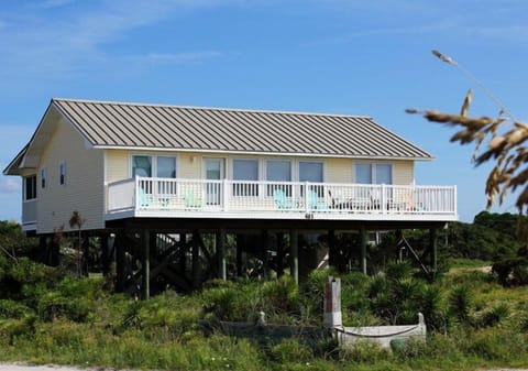 Great House with fantastic views!