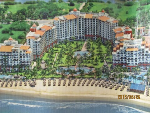 Luxurious 2 Bdrm  Beachfront Penthouse, can be your vacation Paradise 