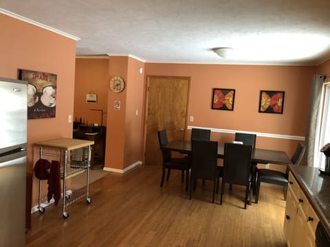 Seating for 6 in kitchen and 4 more in the Game & Puzzle Room