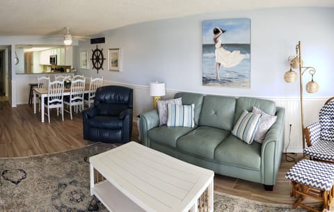 Nautical theme and the comforts of home. Sofa Sleeper, Recliner, Glider, 6 Table