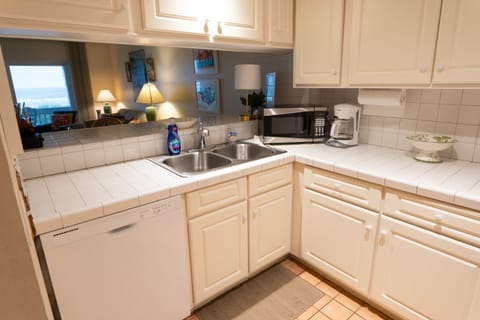 2nd Floor Kitchen Sink