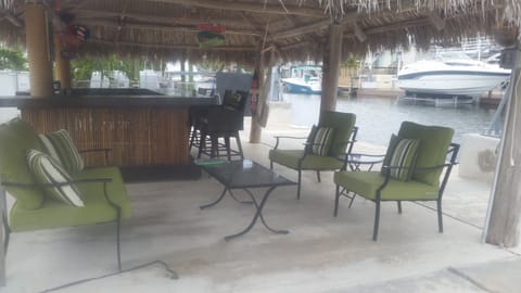 Tiki bar