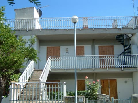 Main entrance and front façade od my retreat at the seaside.