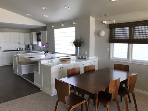 Open concept, plenty of seating for all guests with ocean views!