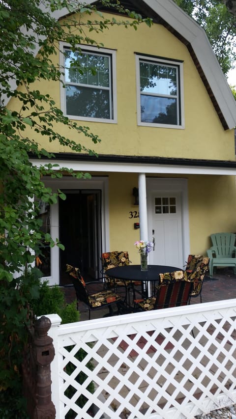 Enclosed front entrance patio.
