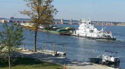 Spring Special -- 10% Off Now!
Great Views!!!  Winfield Lock & Dam #25