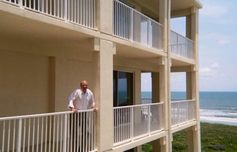 Enjoy the unobstructed panoramic view before heading down to the beach.
