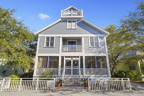 WELCOME TO MOONSHINE IN SEASIDE, FL!