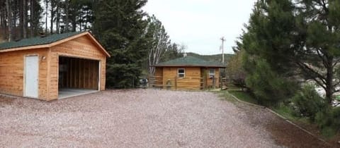 As you can see, the cabin has nice privacy and a woodsy feel.  