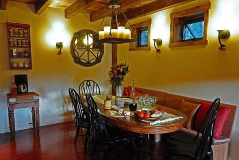 Dining area: seating for 8  plus coffee and tea bar