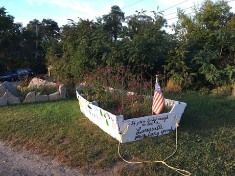 If you are lucky enough to live in Lanesville, you are lucky enough! How true. 