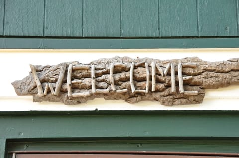 Welcome Sign 