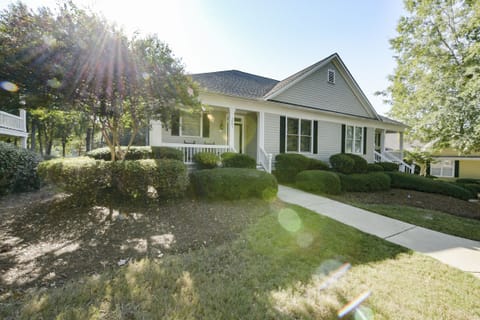 Front of Villa showing porch w 2 rockers