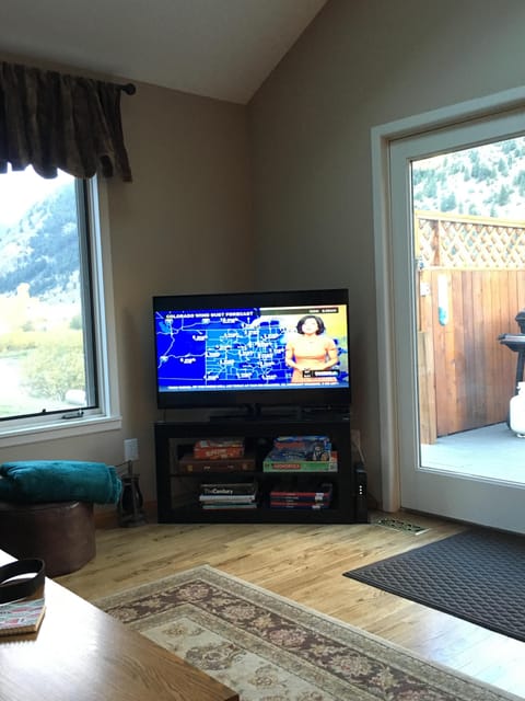 HDTV with cable and Roku