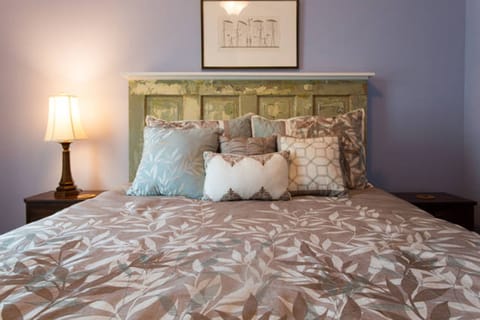 Bedroom 2 - queen size bed