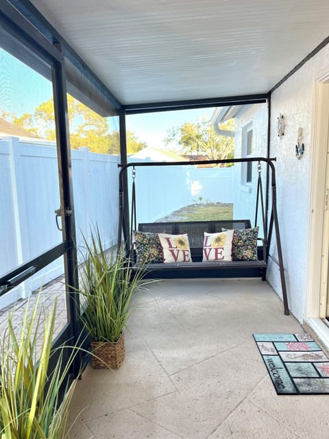 Patio/Lanai with swing