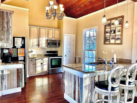 Pecan Cottage large open kitchen