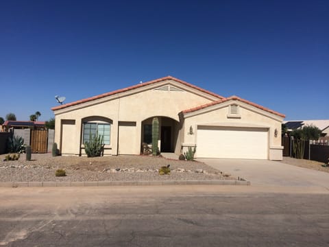 Beautiful Lake Front Home!