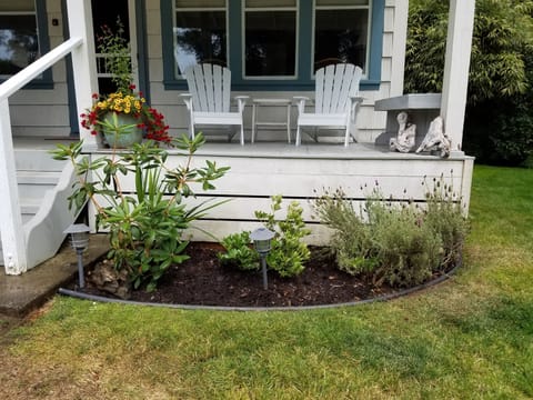 Front Porch - perfect for morning coffee!