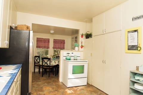 Kitchen with new range and new flooring not photographed yet. 