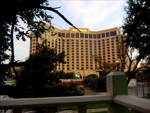 View from property. Beau Rivage + Hard Rock = 2 min. walk. Unbelievably close!