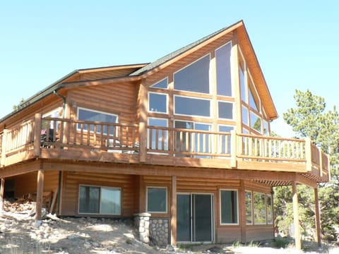 Facing South toward the lakes. Entry is on the back (north) side.