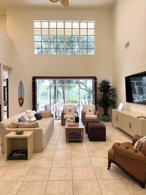 Large Living Room with 85" TV 