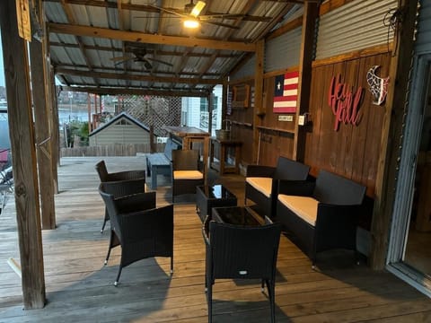 Deck to seat 8 with 3 ceiling fans