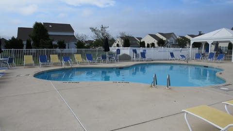 Community pool