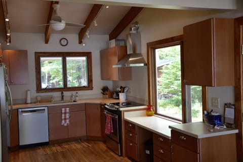 Plenty of counter space in our new kitchen.