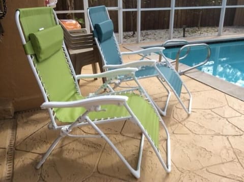 Pool lounge chairs