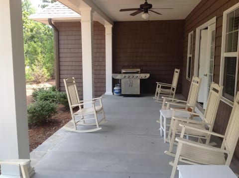 Back deck with gas grill