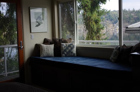 Deep Bench Seat to watch the lake's activities.