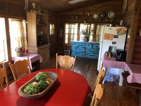 "The pictures don't do this place justice. There was plenty of room for 4 adults and 5 kids and we could [have] fit more if needed," our guest Beau told us.