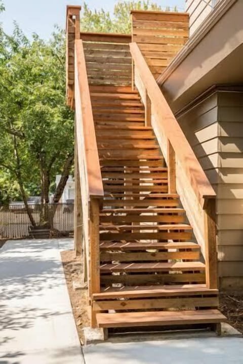 Entry stairs