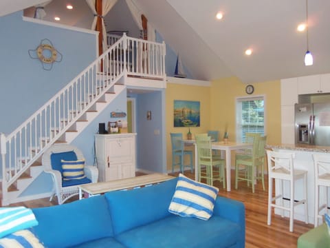 Bright open floorplan.  Sofa sleeper.