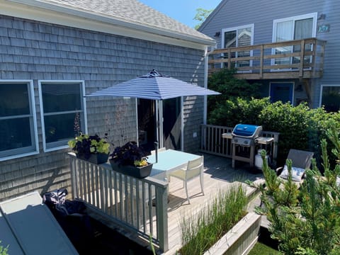 Outdoor dining and grill