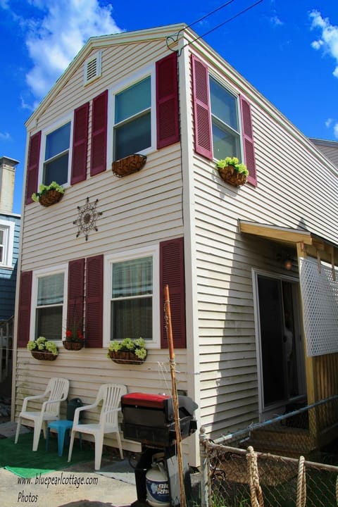 front of Clamshell cottage and sitting area
