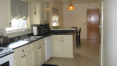 Kitchen and breakfast nook
