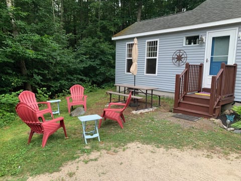 Picnic Table & Sitting Area