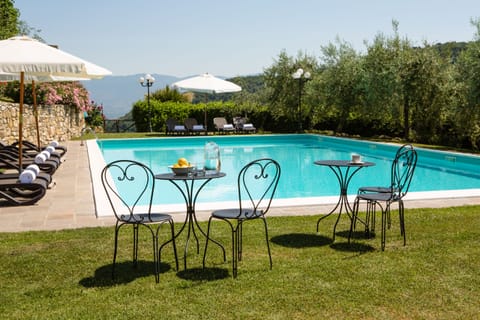 Shared swimming pool