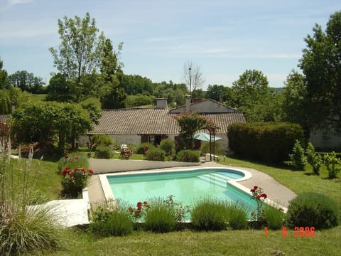 Les Noisettes, entrance and pool
