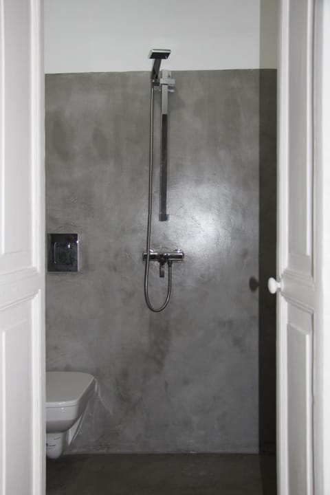 cool walk-in wet room shower